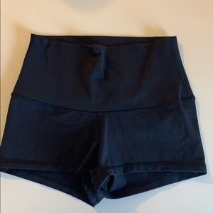 Lululemon Boogie Short Roll Down Size 4